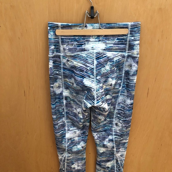 Lululemon True Self Crop *like NEW*! - Picture 3 of 5